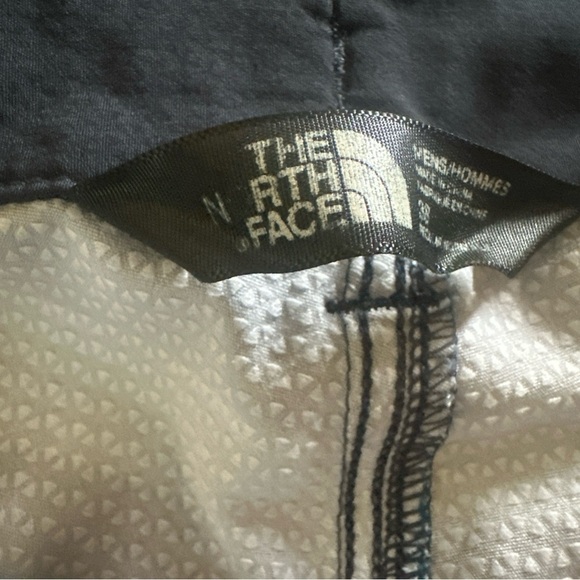 The North Face Hybrid Shorts Mens 38 Navy Striped Hidden Drawstring Lightweight - Picture 11 of 15